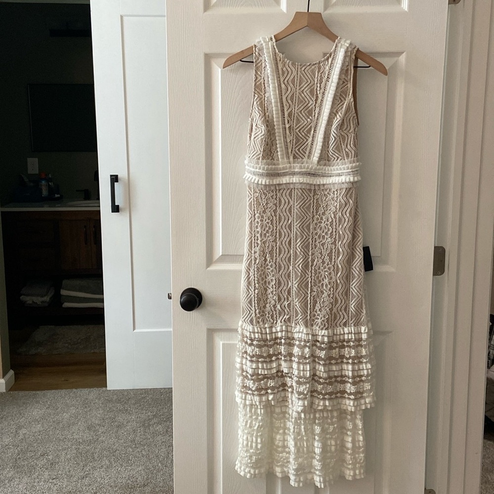 NWT LuLu’s Lace Midi Dress